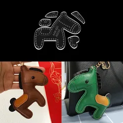 1 Set modello acrilico fai da te in pelle artigianale artigianale cartone animato Pony chiave fibbia modello cucito 8.5 x9.5cm