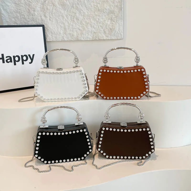 

Lady Crossbody Bag PU Leather Rivet Decoration Chain Shoulder Strap Fashion Versatile Simple Exquisite Large Capacity Handbag