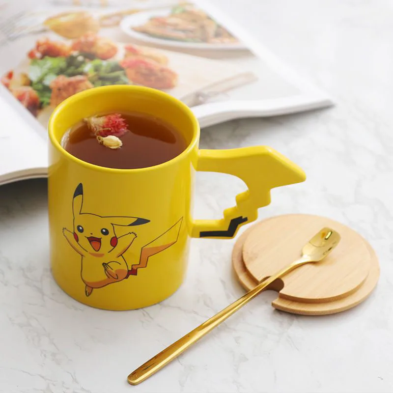 caneca-de-ceramica-pikachu-fofa-com-alca-em-formato-de-cauda-330ml-copo-de-cafe-pokemon-kawaii-com-tampa-e-colher-presente-para-fas-meninas-kawaii-e-familia