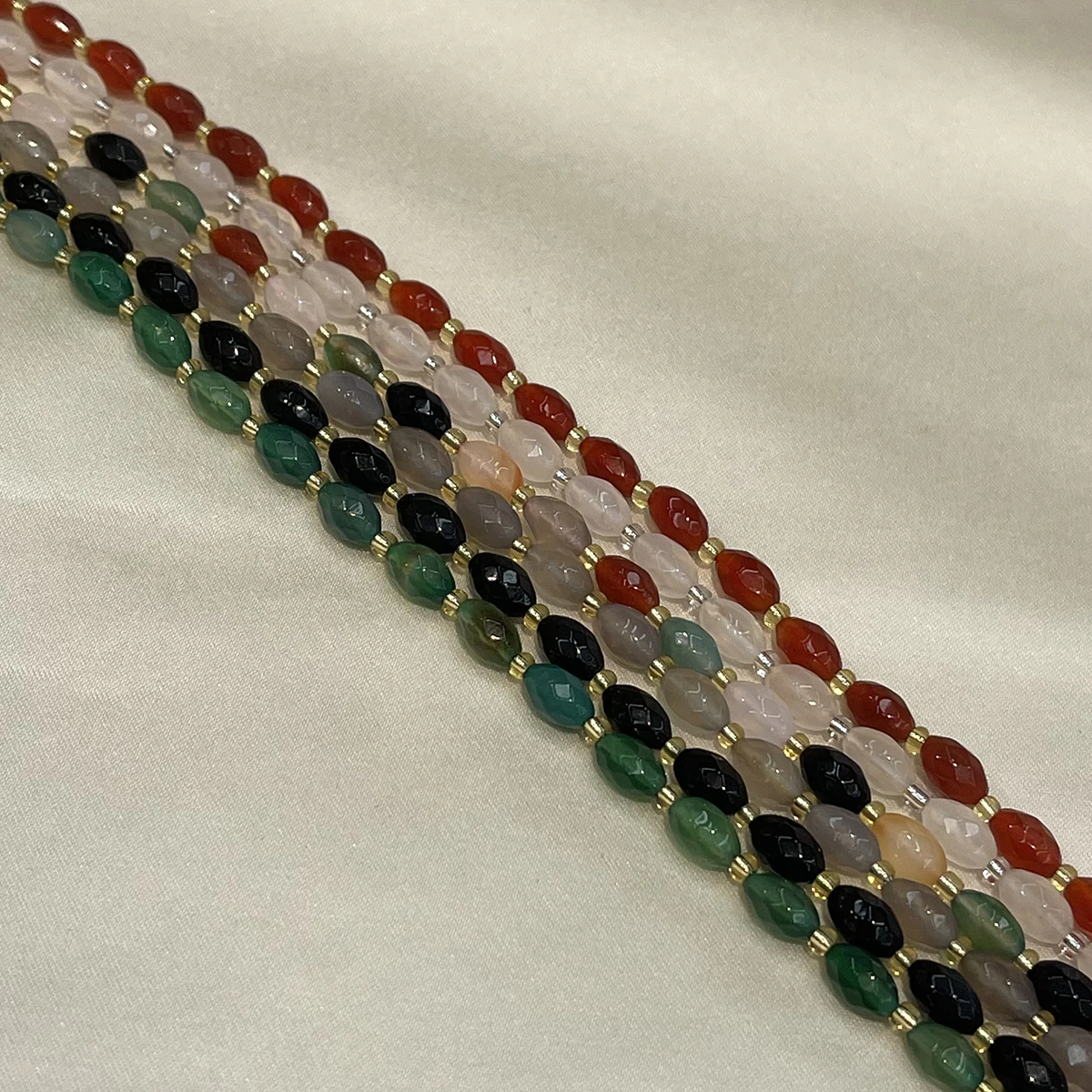 Naturstein-Achat-Perlen, facettiert, 5x9 mm, zum Basteln von Schmuck, für DIY-Halsketten, Armbänder, Ketten und Ohrringe. – Detail 3