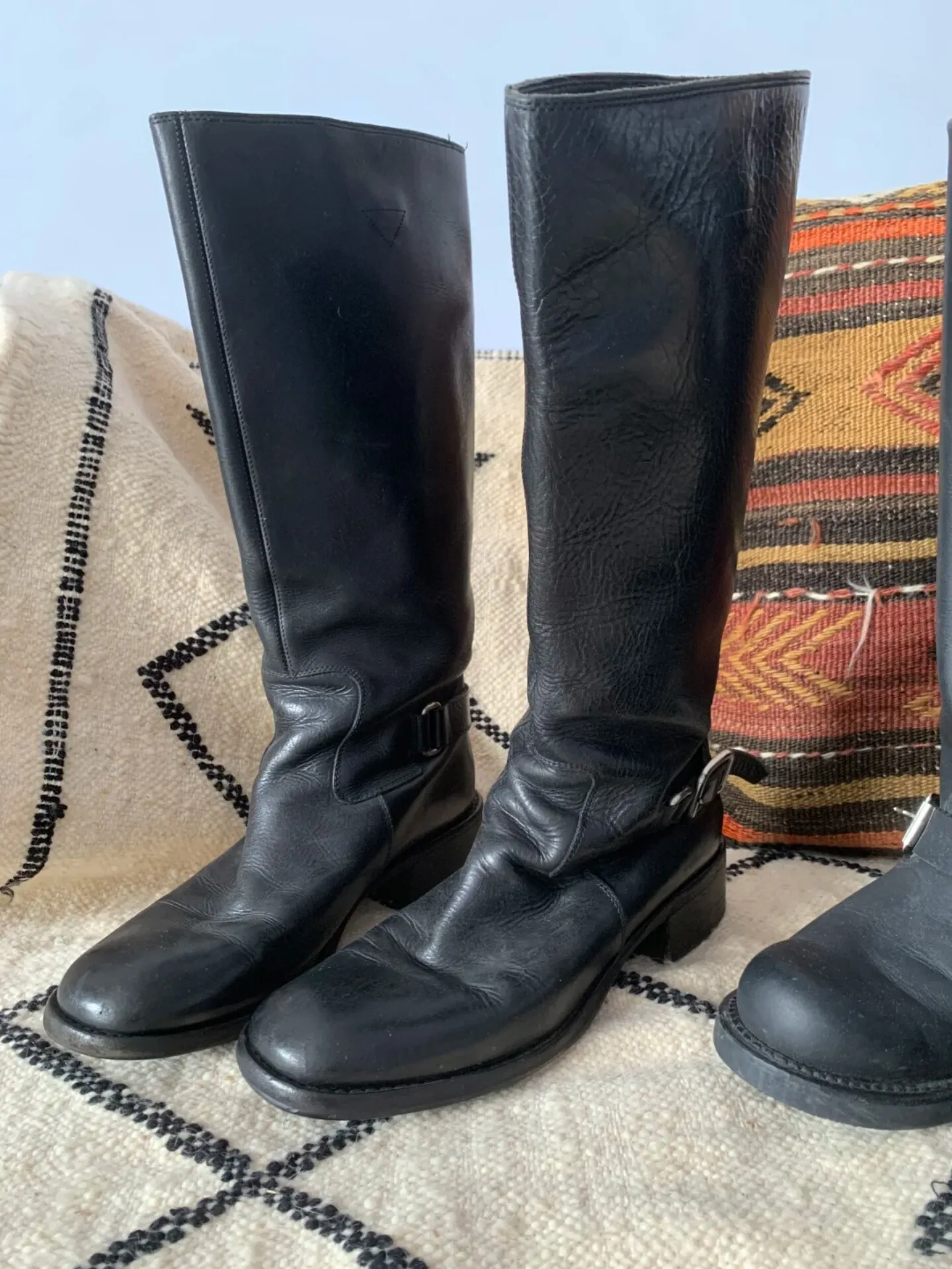 Mens Vintage Genuine Leather Knee High Riding Boots Round Toe Adjustable Buckle Strap Pull On Low Block Heel Casual Streetwear