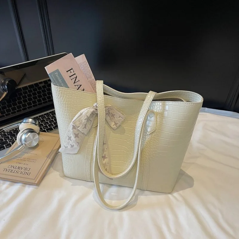 

Элегантная высококачественная кожаная дорожная сумка большой вместимости, повседневная, простая для деловых женщин, модная