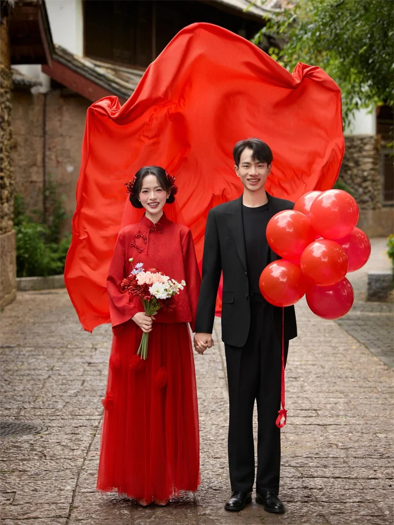 

Новинка: Элитный модный халат для утренней фотосессии молодоженов в стиле ретро для свадебной фотосъемки в студии.