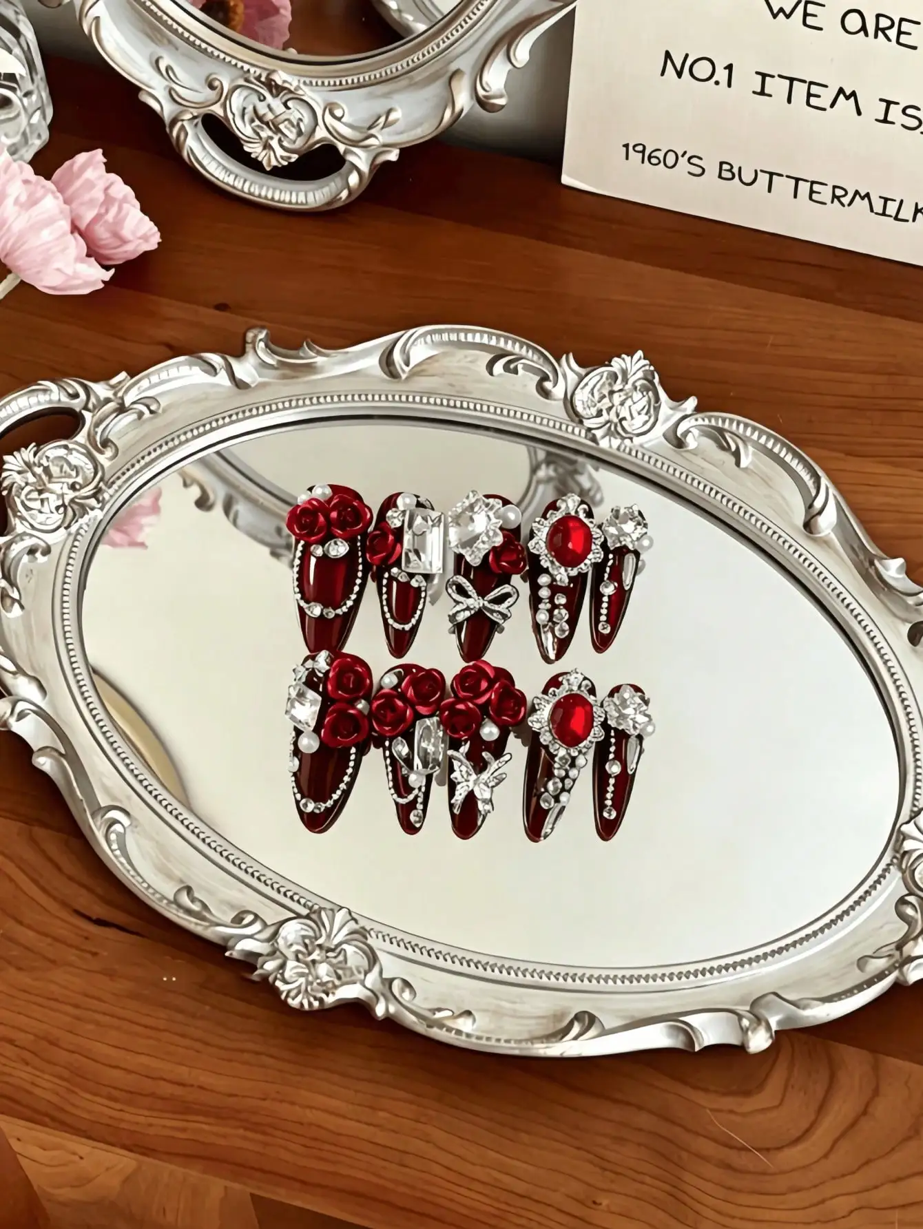 10 Pieces of Waterdrop-Shaped Wearable Nails, Medium Length, with a Burgundy Base and 3D Rose, Pearl, and Full Diamond Chain Decorations, Luxurious and Elegant, Perfect for Young Girls, Banquets, and Date Nights, Comes with Jelly Glue and Nail File