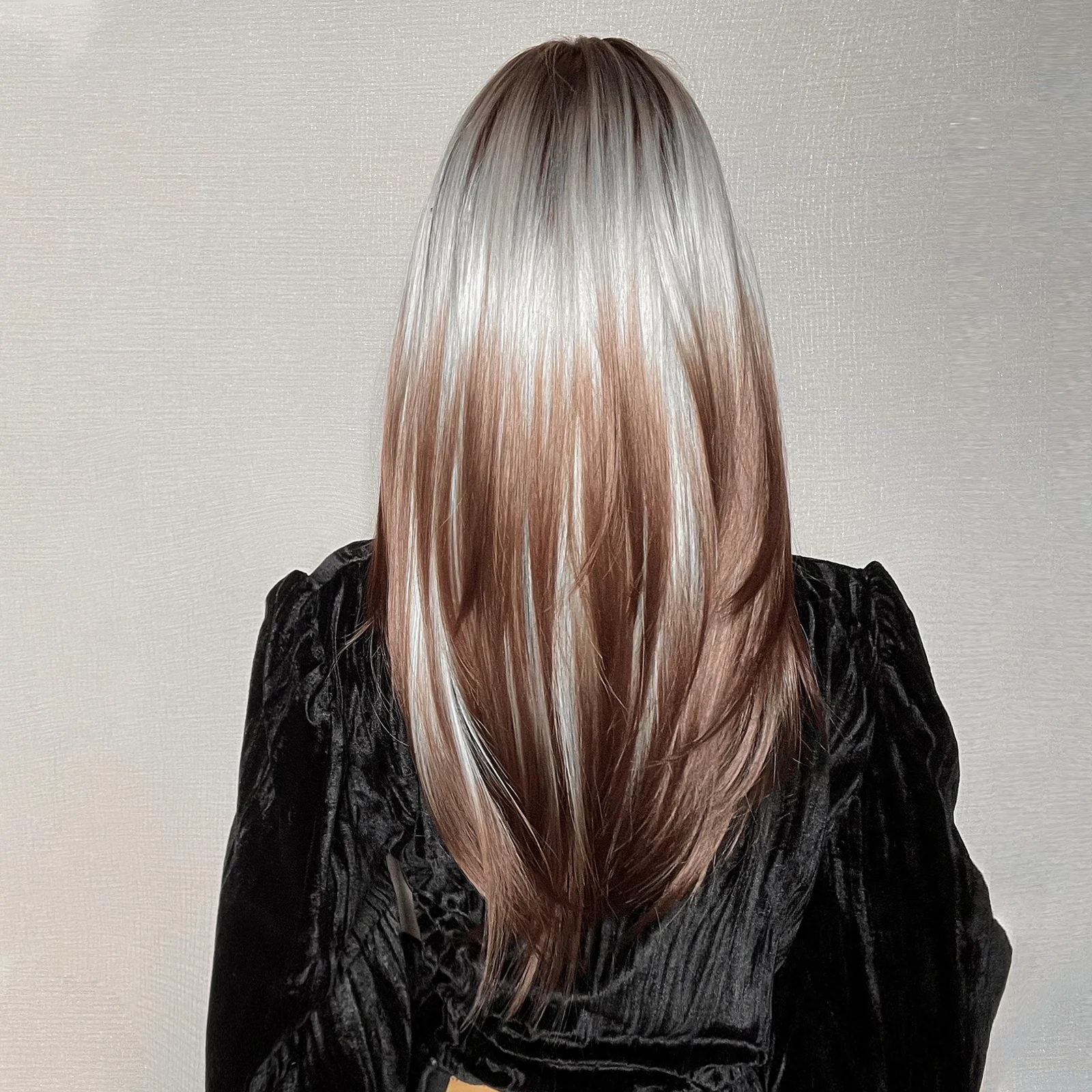 EASIHAIR Long Straight Layered Wigs with Bangs Ombre Blonde Brown Silky Synthetic Hair for Women Daily Party Wigs Heat Resistant