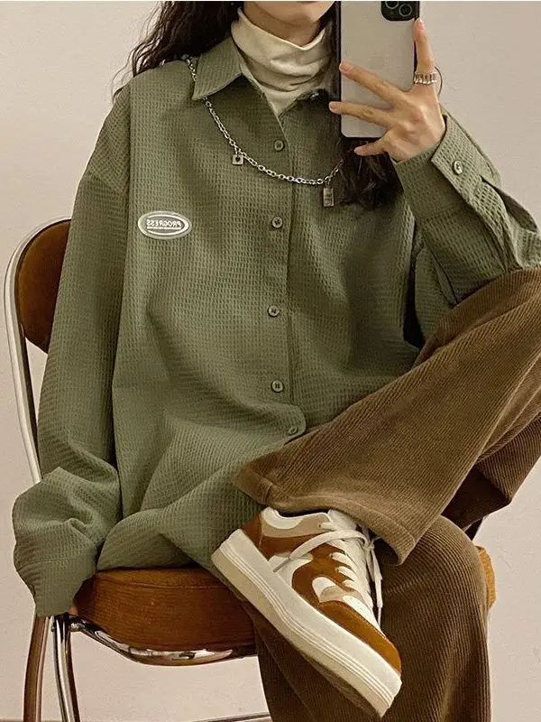 

Весна-Осень 2026: Американская ретро-рубашка в гонконгском стиле с длинным рукавом для мужчин и женщин, дизайнерская сенсация, рубашка-куртка