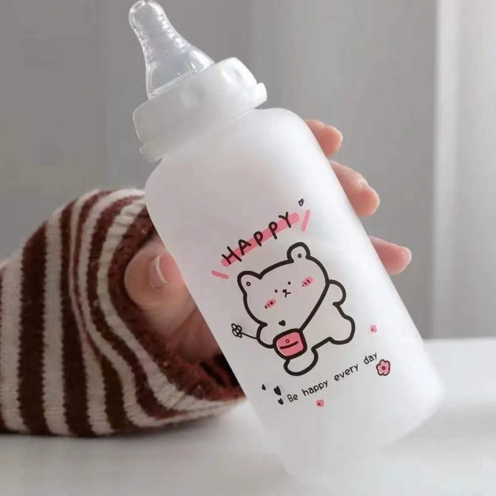 400ml Niedliche Erdbeer-Bären-Wasserflasche 400ml Tragbarer Strohhalm-Becher Auslaufsicherer Mattierter Transparenter Becher für Mädchen und Erwachsene – Detail 3