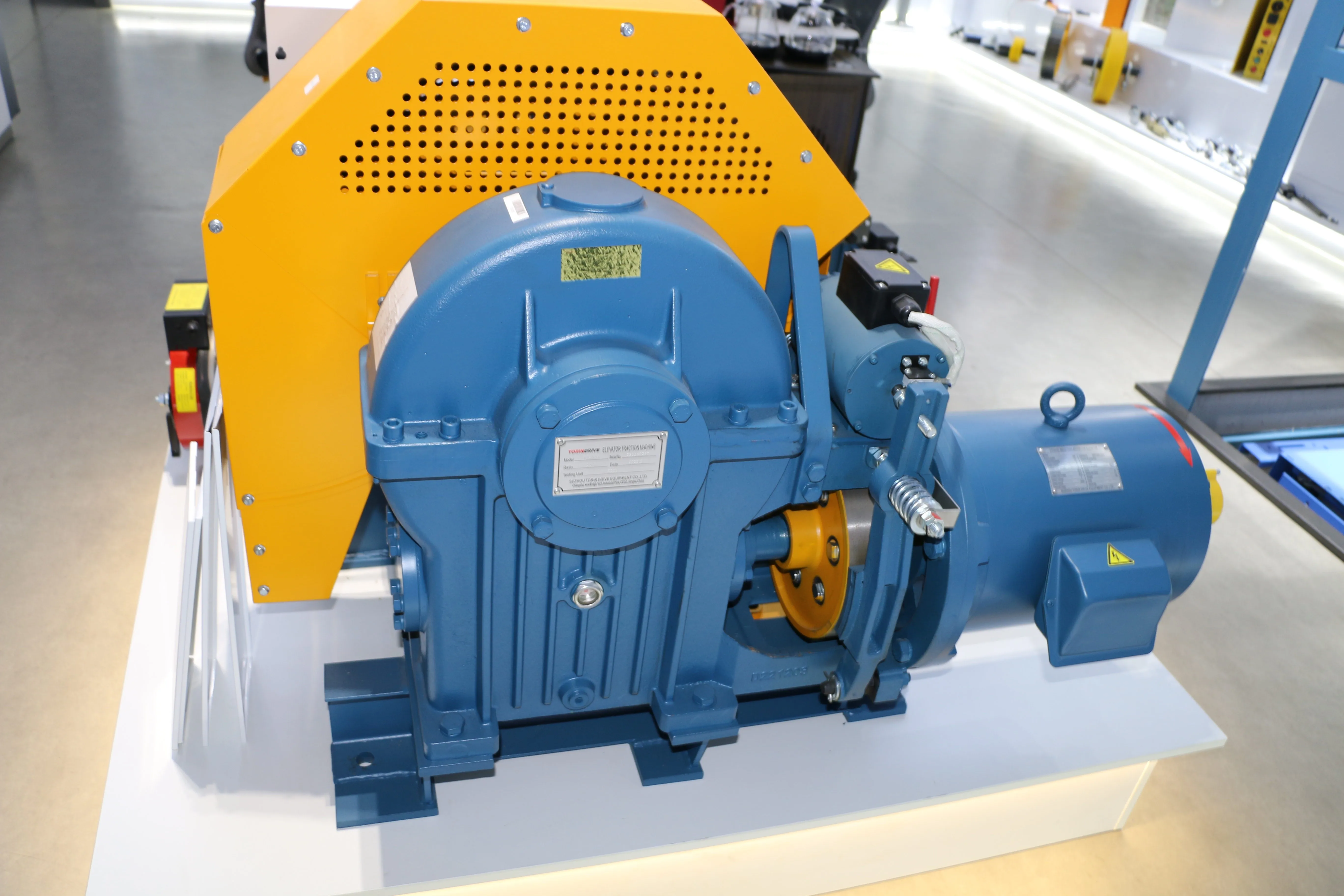 Elevator Traction System Parts Lift Geared Machine Motor Traction Machine