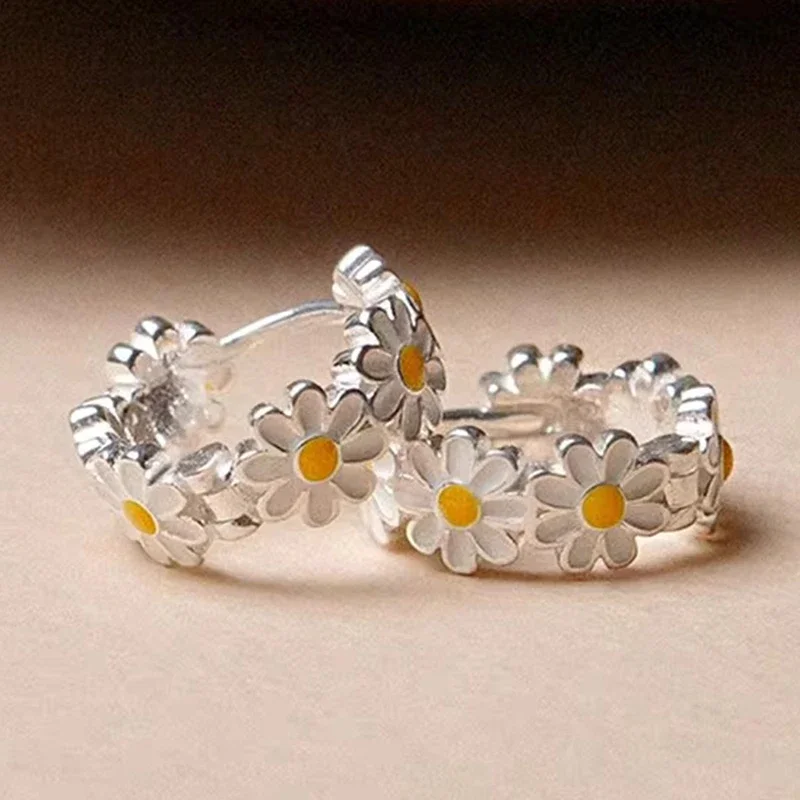 Huitan Daisy Flower Hoop Earrings Daily Accessories Exquisite Female Versatile Delicate Sweet Lady Summer Jewelry