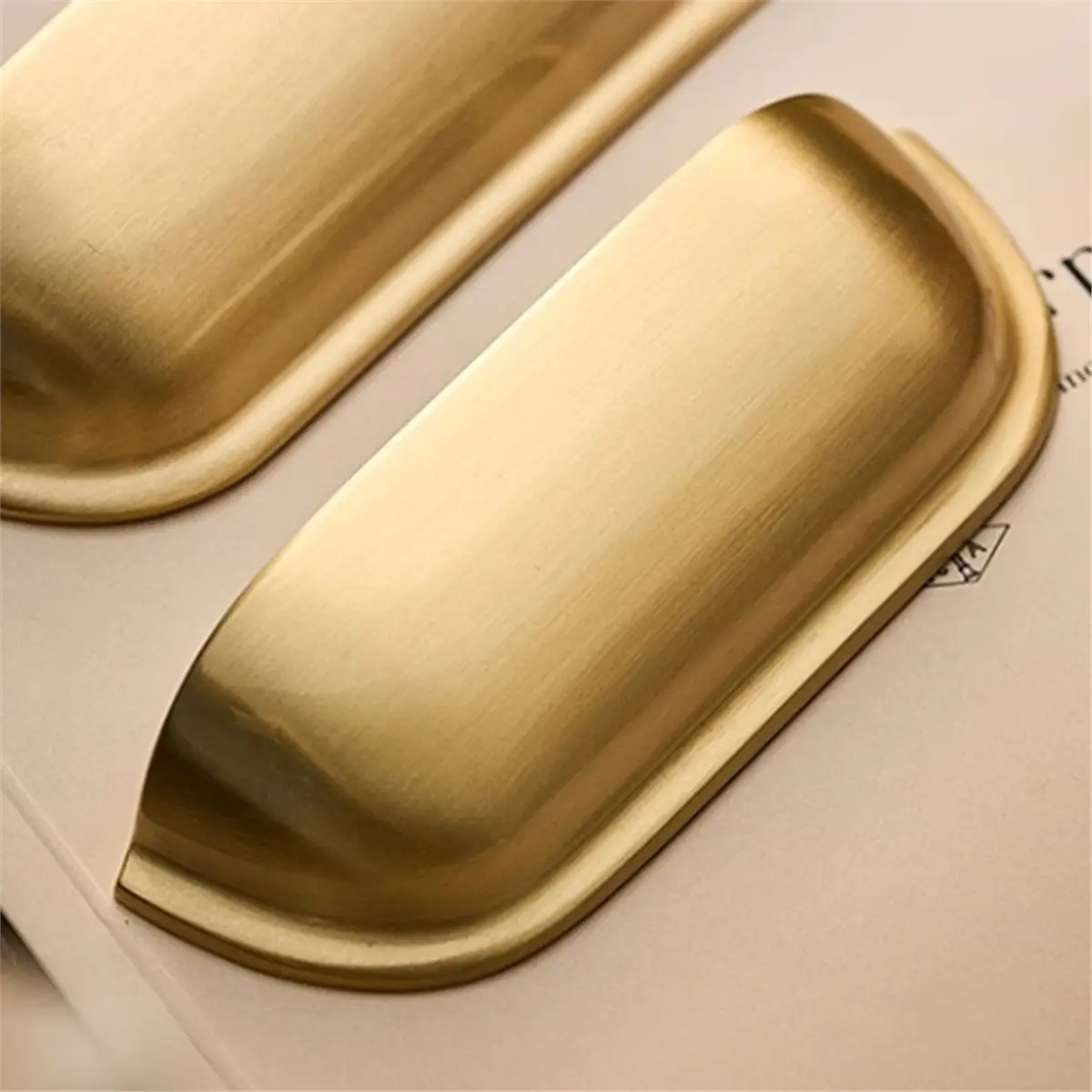 Industrial Tools Gold Shell Shape Brass Handle for Kitchen and Bathroom Cabinets, 128mm