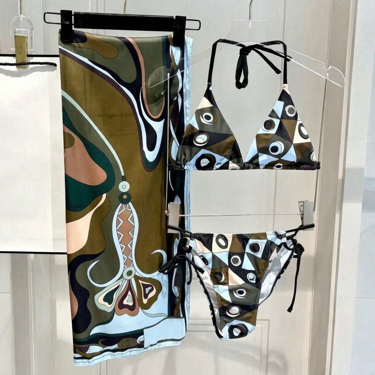 Image of Luxuriöses Design Damen Colorblock Schal-Bikini-Sets mit Designer-Signatur-Buchstabenlogo Klassische Marken-Damen-Badeanzüge Bademode