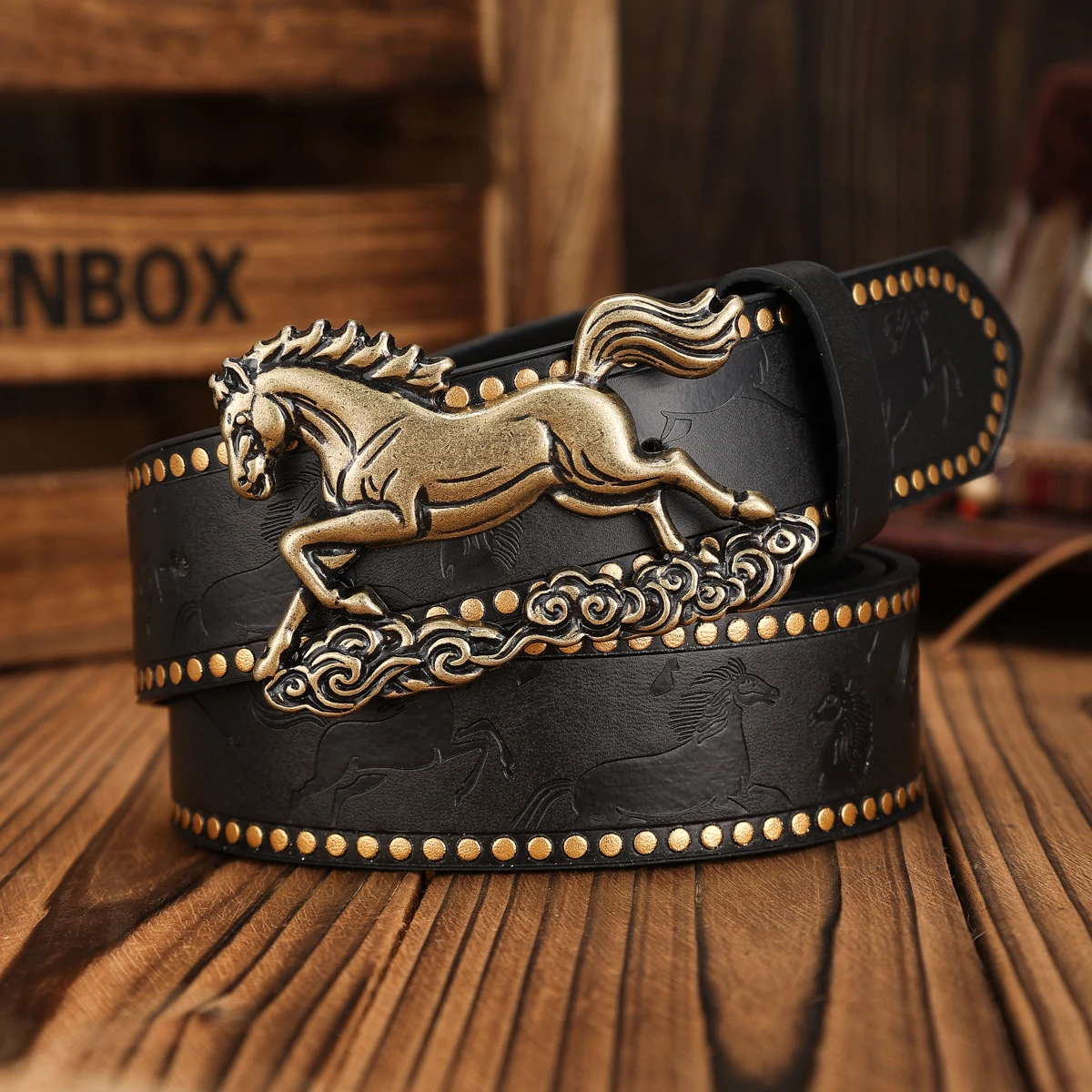 A PU Belt Suitable for Both Men and Women, Combining the Style of Western Denim and Retro, Is Perfect for Daily Casual Outings