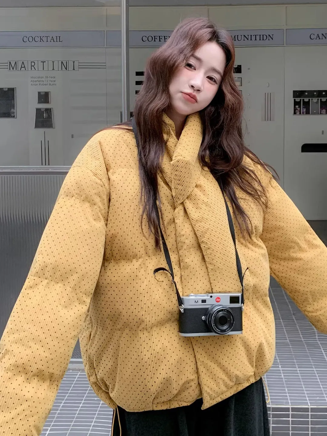 

Зимняя новинка 2025: Утепленная хлопковая куртка-пуховик в горошек, корейский свободный крой, длинный рукав, на молнии, цвета сырного желтого.