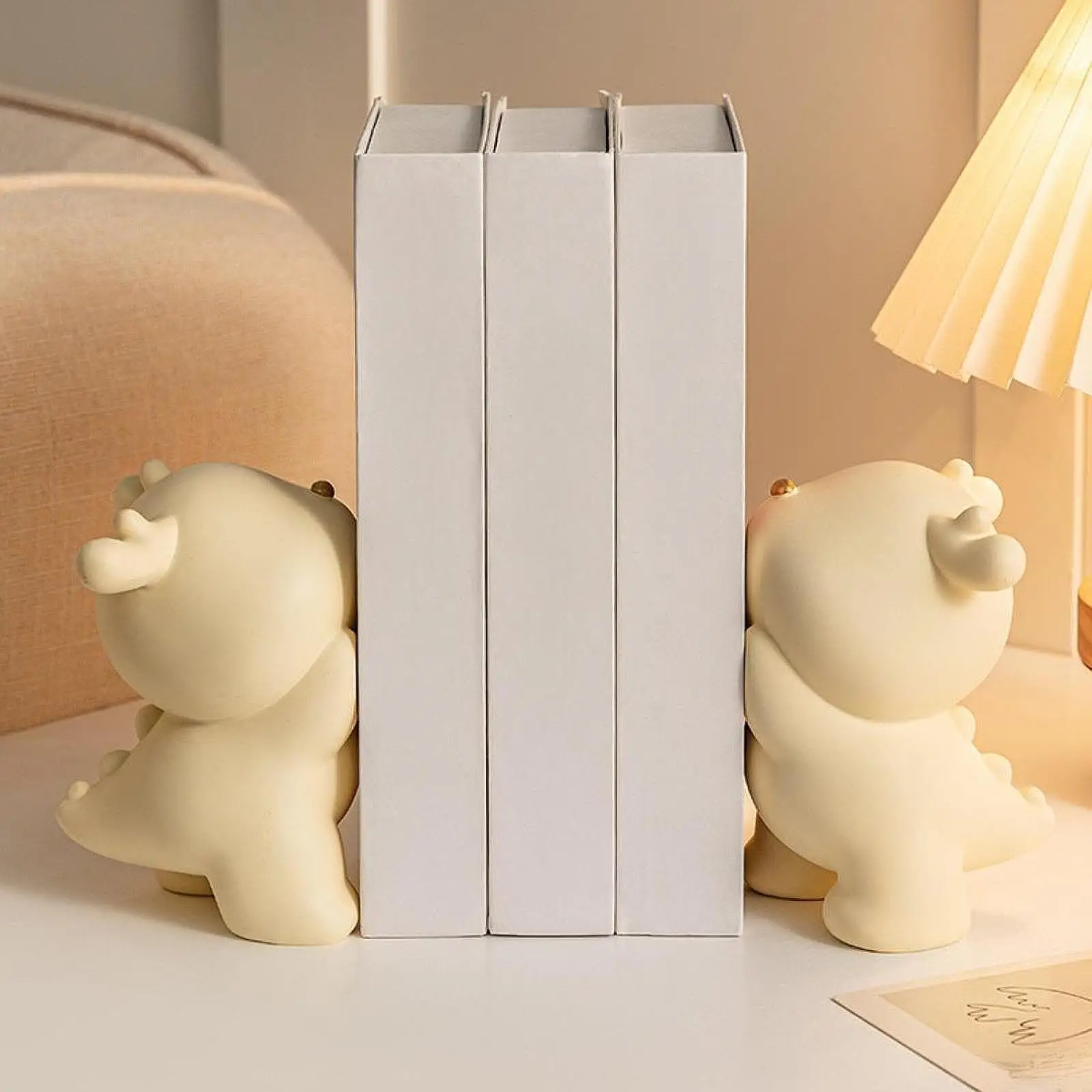 2 Pieces Dragon Bookends Resin Sculpture Gifts for Shelves Book Stopper Binder and Dividers Animal Statue for Video Games Office