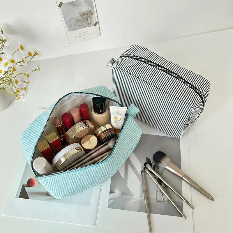 Gestreifte Kosmetiktasche mit großer Kapazität für Frauen, Make-up-Aufbewahrung, Toilettentasche, Brautjungferngeschenk – Detail 4