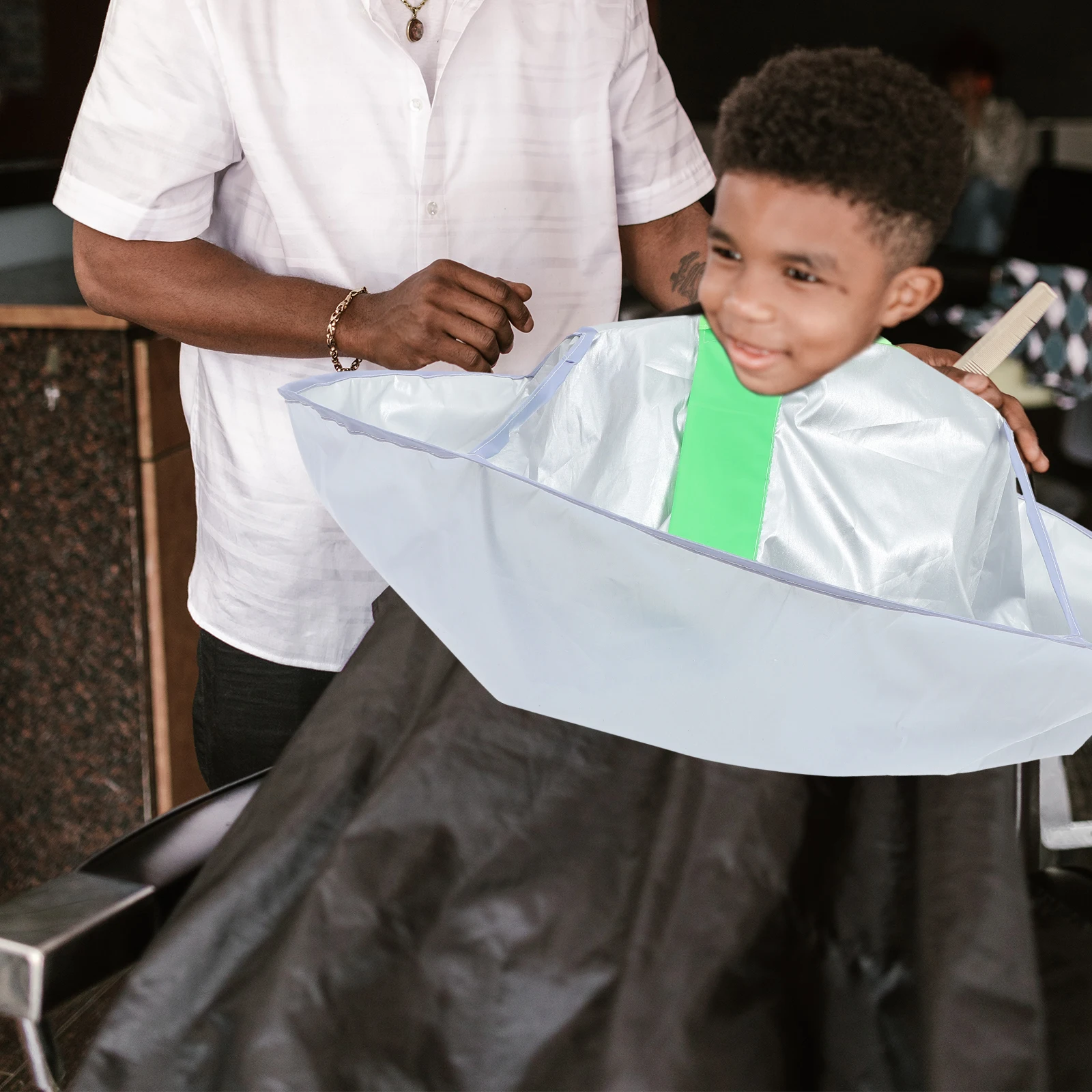 

Haircut Cape Cloak Large Size Green Front Piece Portable Storage Salon Barber Shop Accessories Home Use Barber Fabric