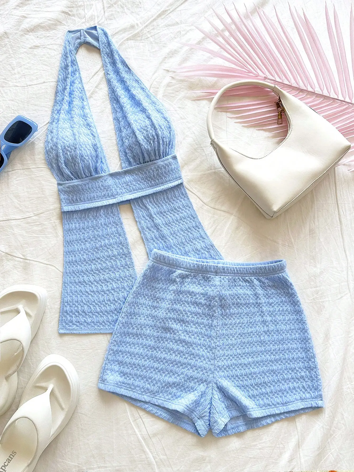 

Женский синий комплект из укороченного топа и шорт с лямкой на шее вафельного цвета, отпускной стиль с открытой спиной