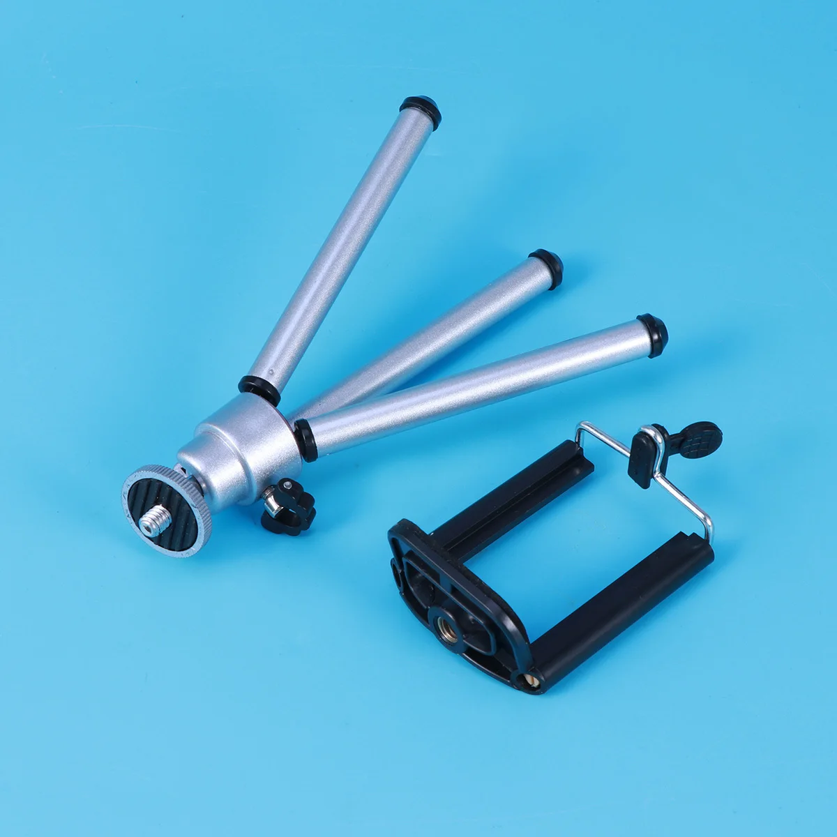 

Portable Camera Tripod Stand Holder 3-Section Adjustable Legs Phone Clamp Extendable for Outdoor Travel Photography Timer Shots