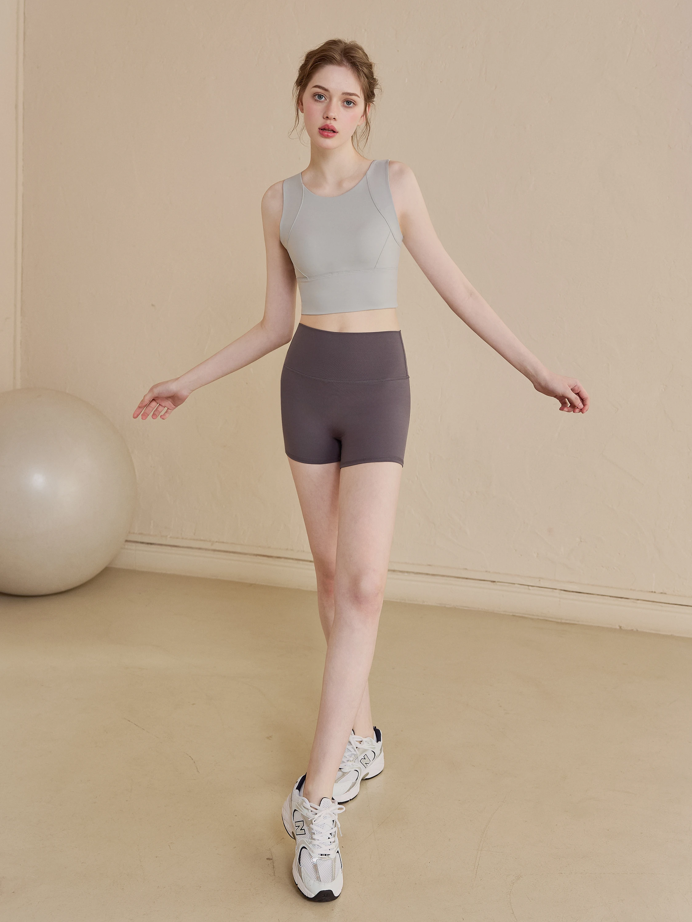 Women's Fitness Set 2026 Spring Summer New Arrival Yoga Clothes Sports Vest Running Shorts Two-Piece Set High-End Sensation