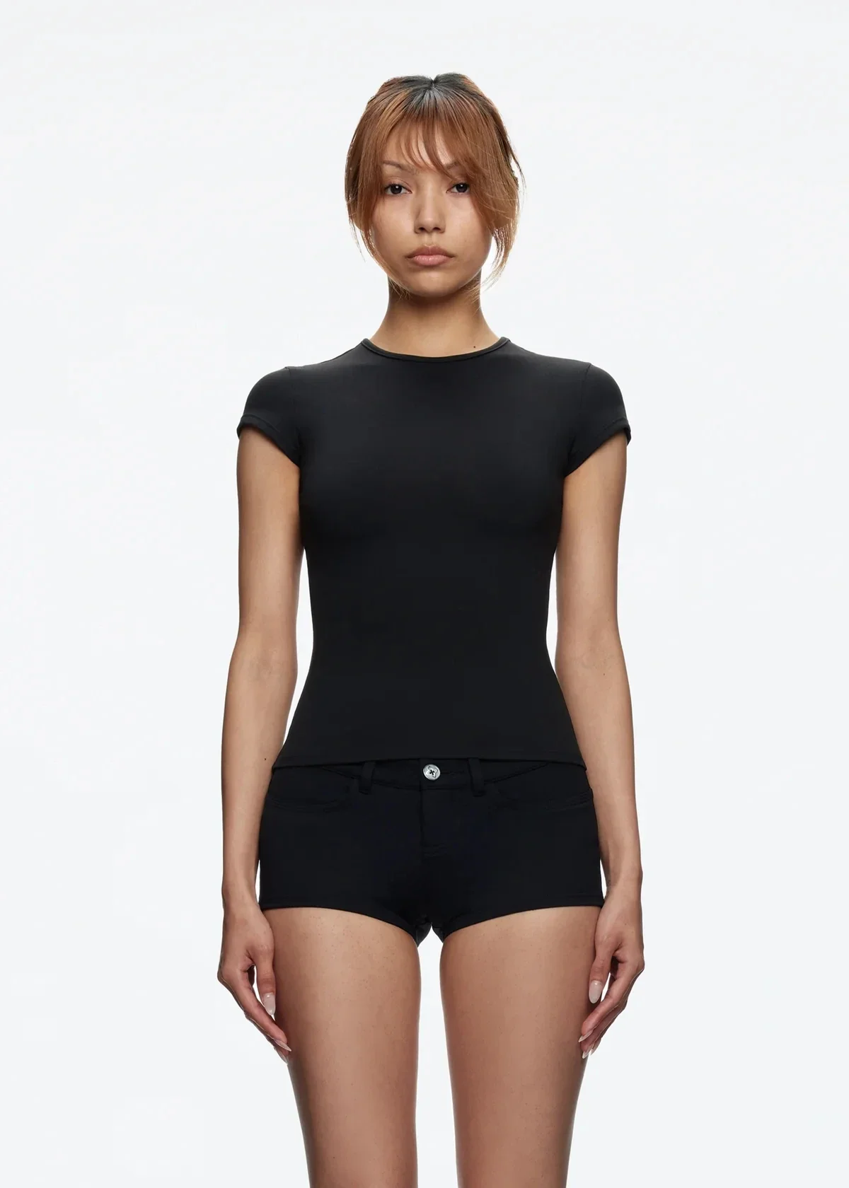 تي شيرت تانك ai باللون الأرجواني بأكمام قصيرة مع خط عنق دائري مناسب للتخسيس، لون أرجواني داكن جذاب جدًا