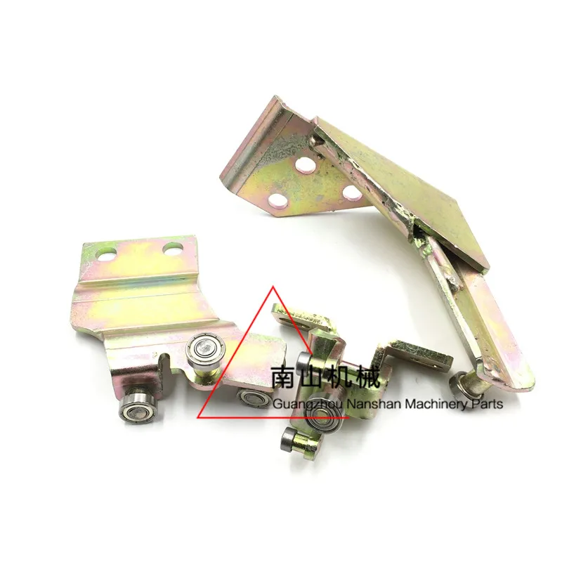 Cab door pulley Komatsu PC30//35/40/50/55MR-2 cab door pulley sliding rail roller bearing track bracket excavator