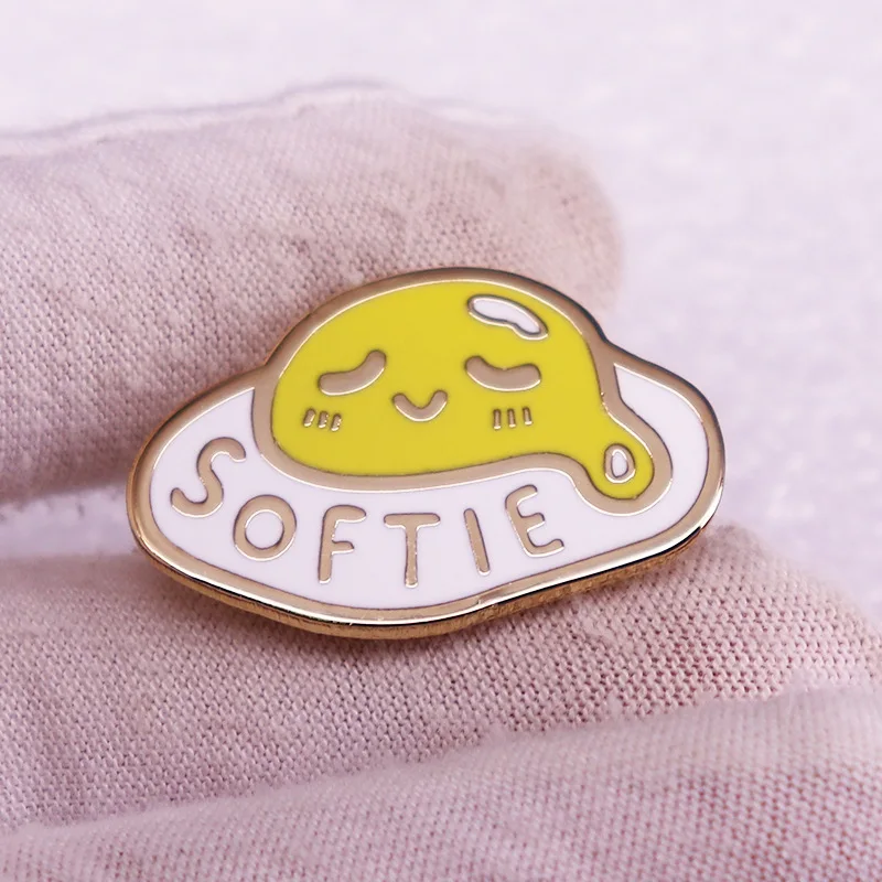 Broche de esmalte de huevo frito "softie", insignia de Pin de solapa de ropa de abrigo, Serie de comida linda, personalidad creativa, regalos de joyería para amigos