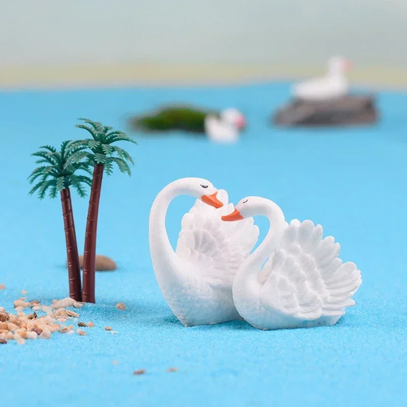 1PC Elegant Beautiful White Swan Resin Miniatures Micro Landscape Manufacturing Model Garden Room Desktop Decoration Figurines