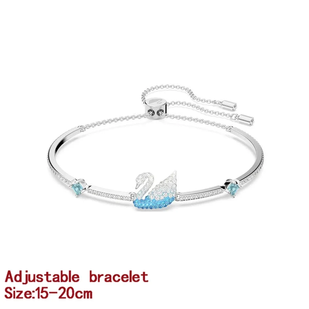 

Versatile Bracelet for All Seasons: A Wardrobe Staple