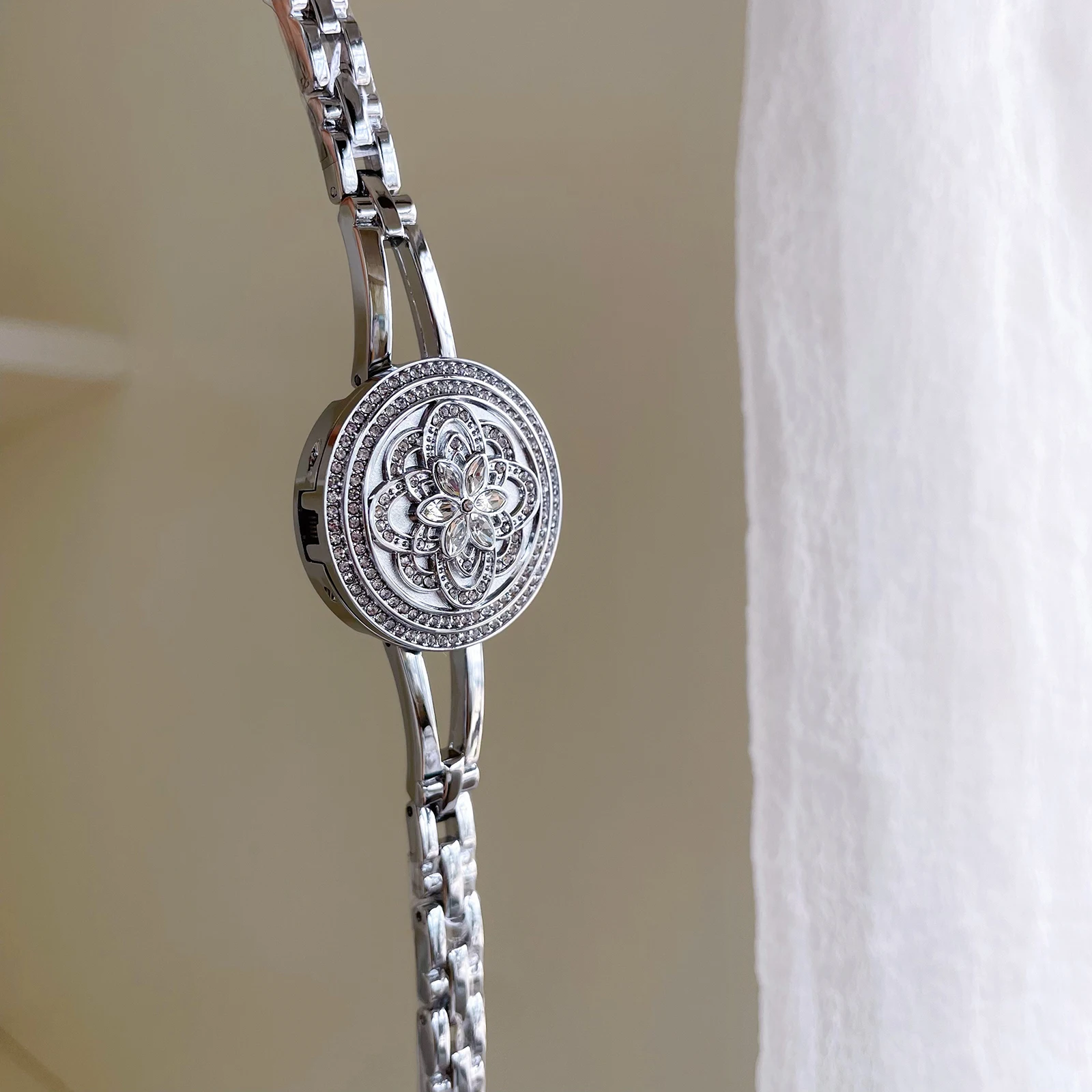 2026 New Flip Cover Design High-End Watch High-Quality Quartz Women's Silver Women's Watch Stainless Steel Watch Gift for Women