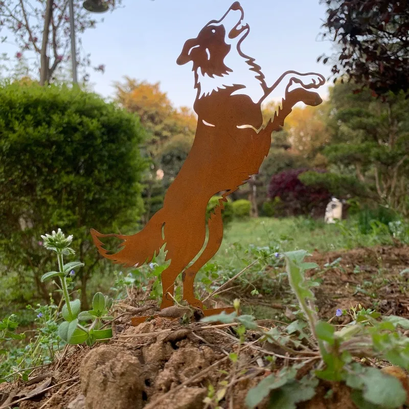 Rustic Iron Silhouette Garden Stake, Vintage Metal Plug Sign for Lawn, Yard & Outdoor Landscape Ornament