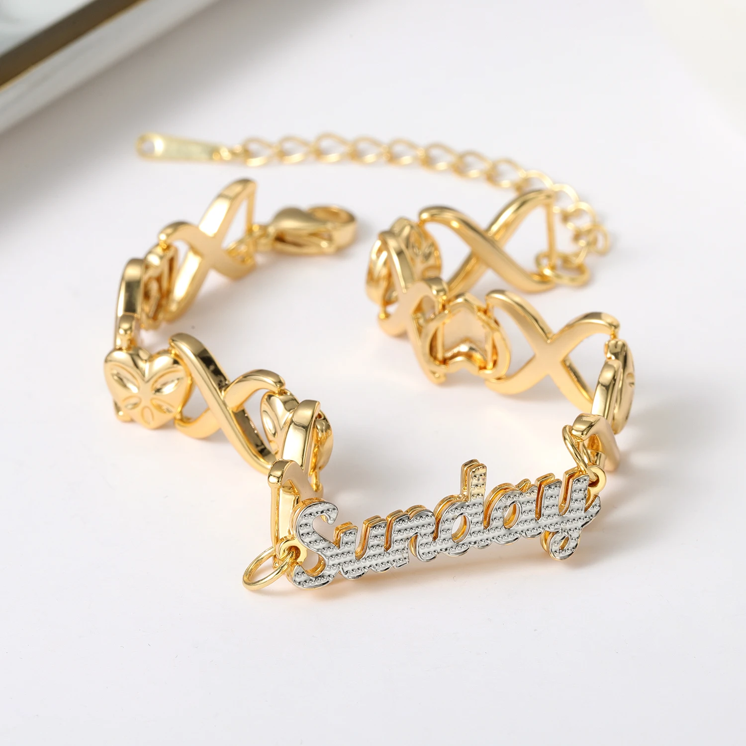 Personalisiertes XO-Kettenarmband mit individuellem Namen, 18 Karat vergoldeter Edelstahl, verstellbares Armband, individueller Text, Damenschmuck, Geschenk – Detail 2