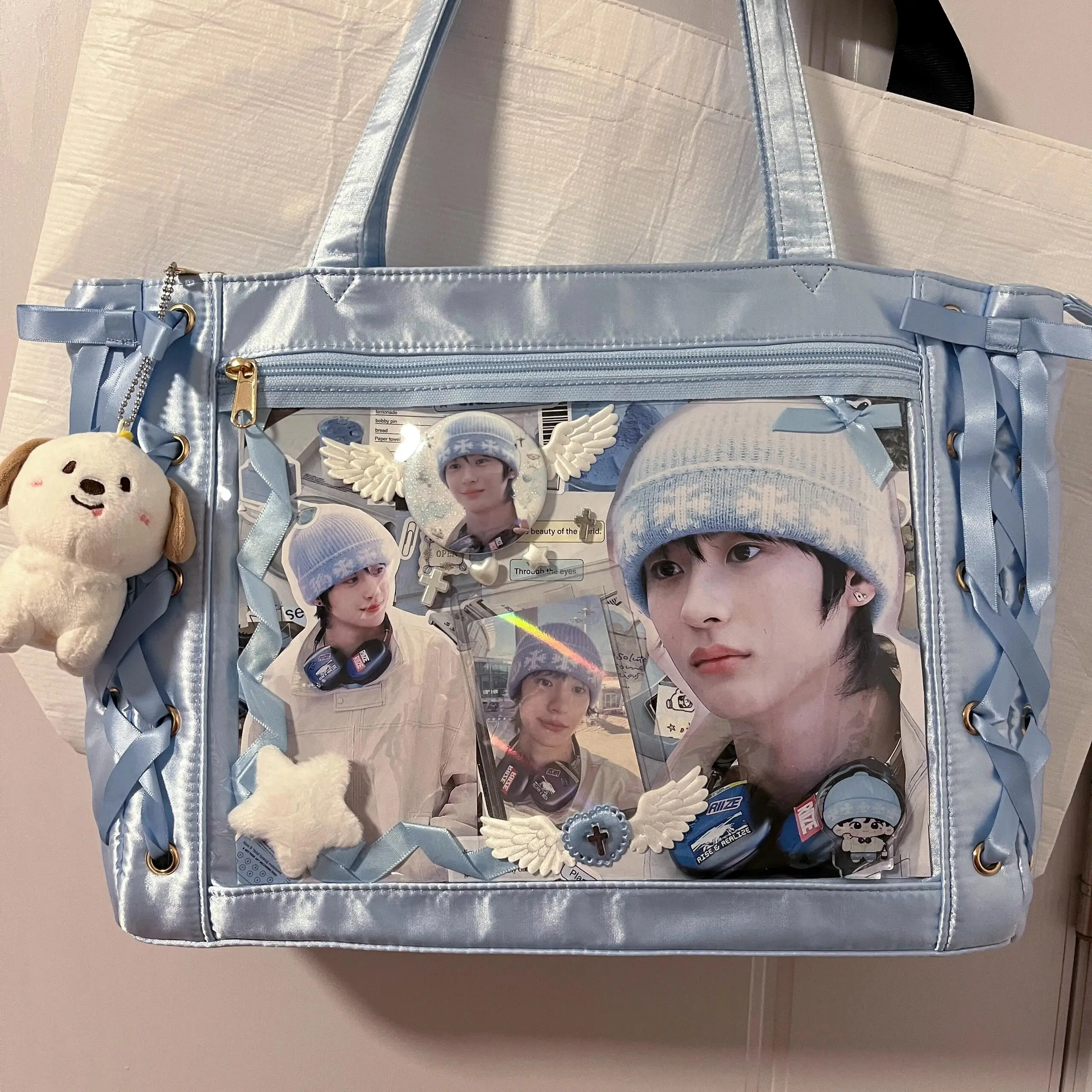 

Kawaii Girl Большая сумка-тоут Capaci из нейлонового материала Сумка для ежедневного использования Сумка через плечо Современная нейтральная сумка с лентой, украшенная болью