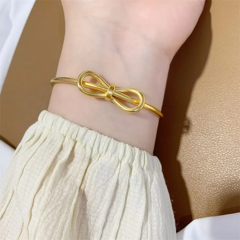 أزياء حلوة Bowknot أساور فاخرة قابل للتعديل القوس الكفة الإسورة للماء جولة القوس تصميم سوار مجوهرات الحياة اليومية