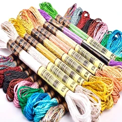 50 pcs filo da ricamo a colori casuali filo di seta fai-da-te fili di rami filo simile filo di matassa filo a punto croce