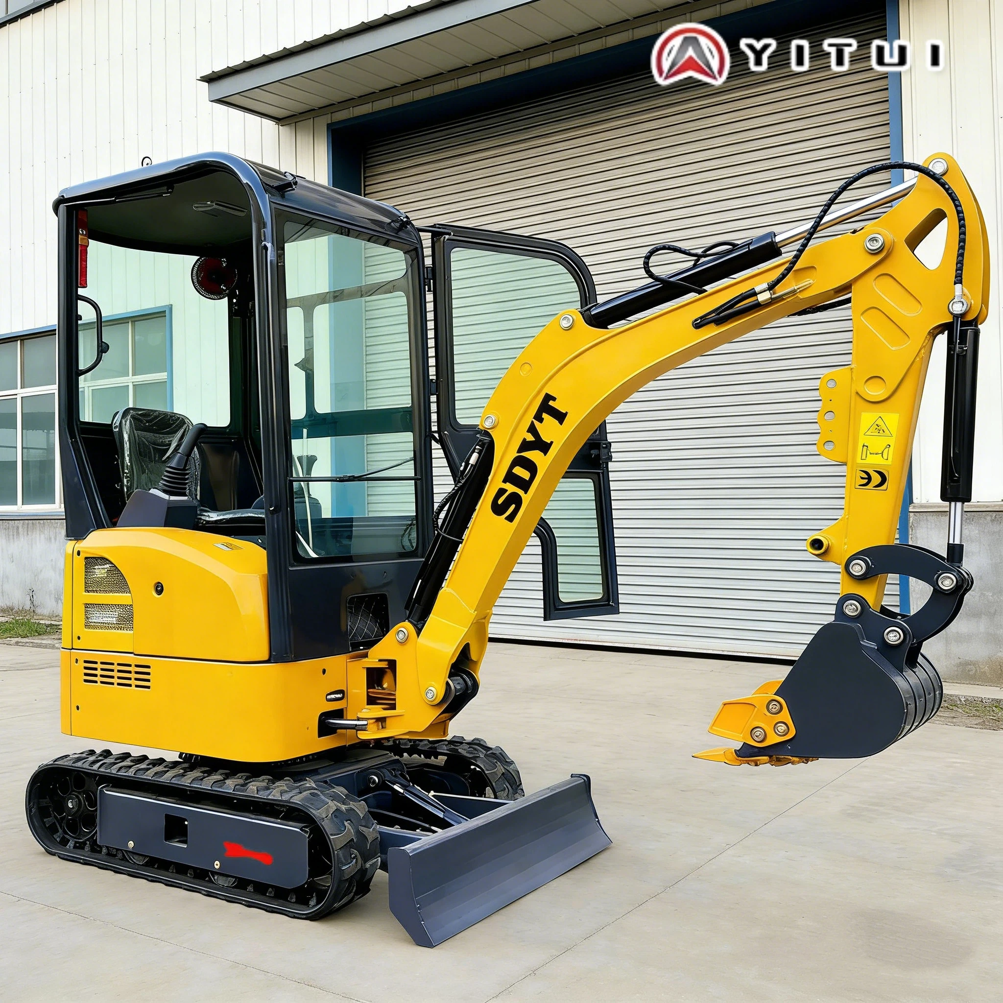 

Мини-экскаватор January A+ с множеством доступных аксессуаров для индивидуальной адаптации под сельскохозяйственные нужды