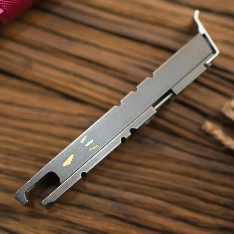 Outdoor Portable EDC Multi-functional Eagle Crowbar Bottle Opener Keychain Tool