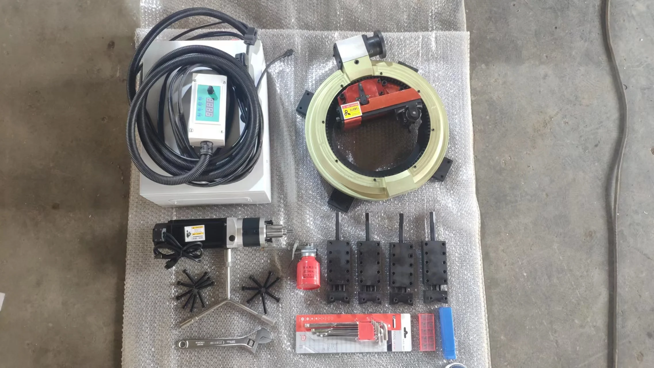 XDFC300 PORTABLE FLANGE LATHE FLANGE PLANE and SEALING GROOVE PROCESSING and REPAIR.