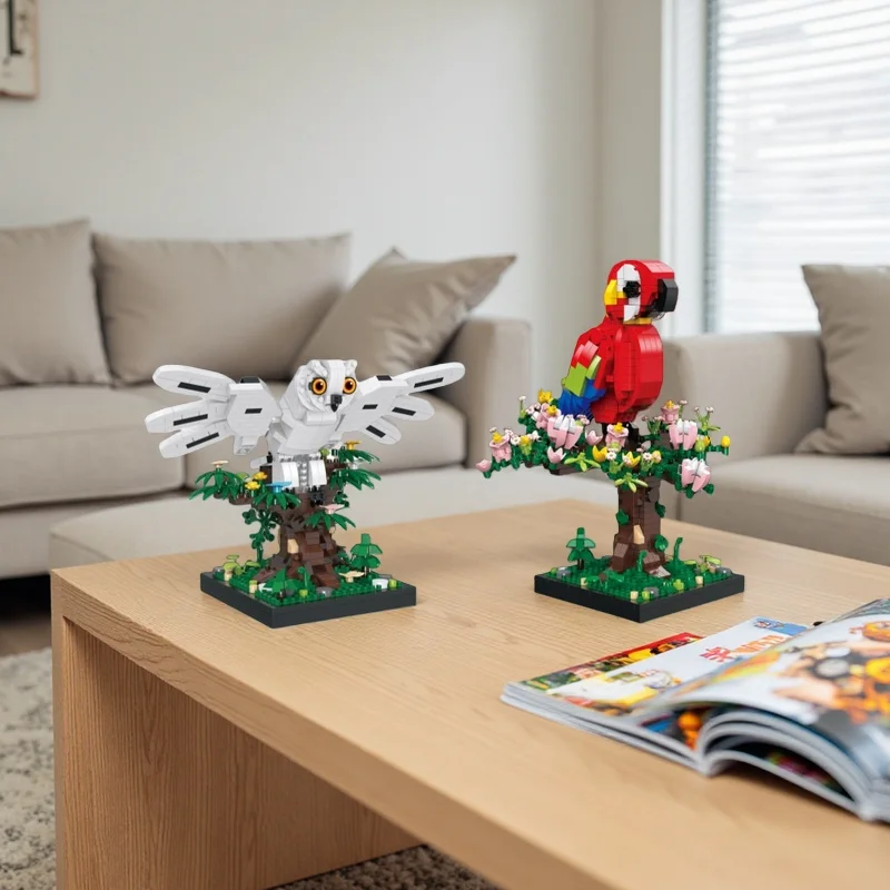 700+ PCS Parrot and Owl Tree Scene Building Blocks Toy, Assembly Entertainment and Home Decoration, Holiday Gift (No Box)