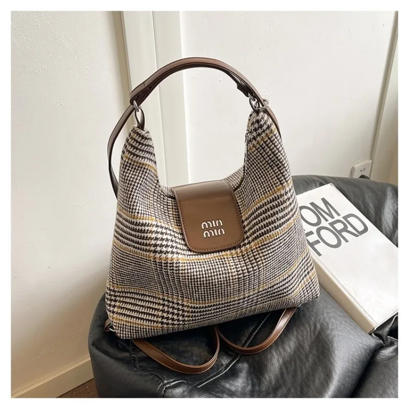 

Функциональная женская сумка для профессионалов. Элегантная дизайнерская сумка через плечо для офиса и встреч.