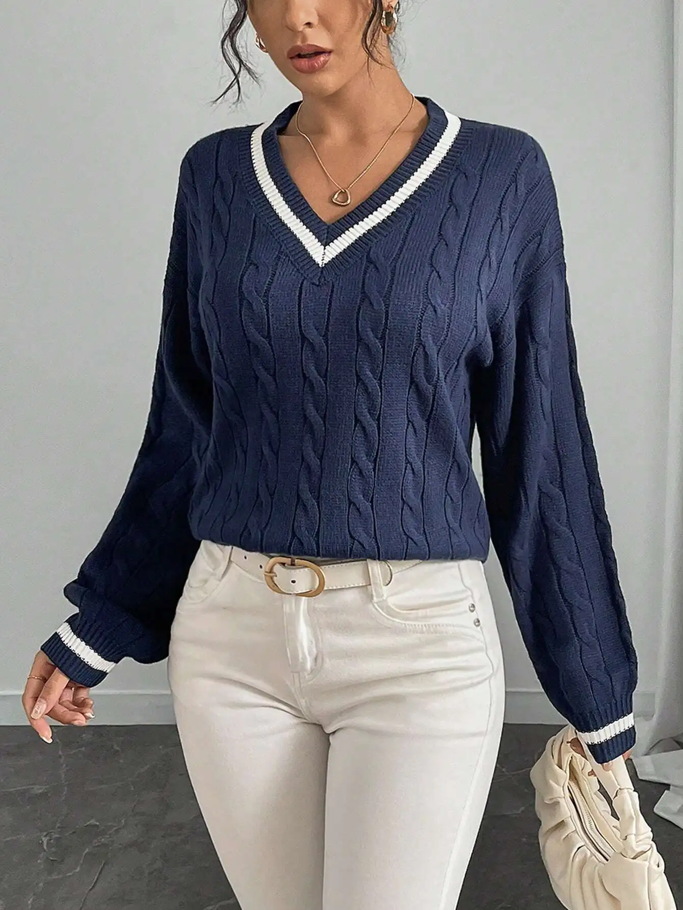 بلوزة نسائية من الصوف المحبوك برقبة على شكل حرف V، أكمام طويلة فضفاضة، لون ملتوي، عجانة، أسلوب عصري