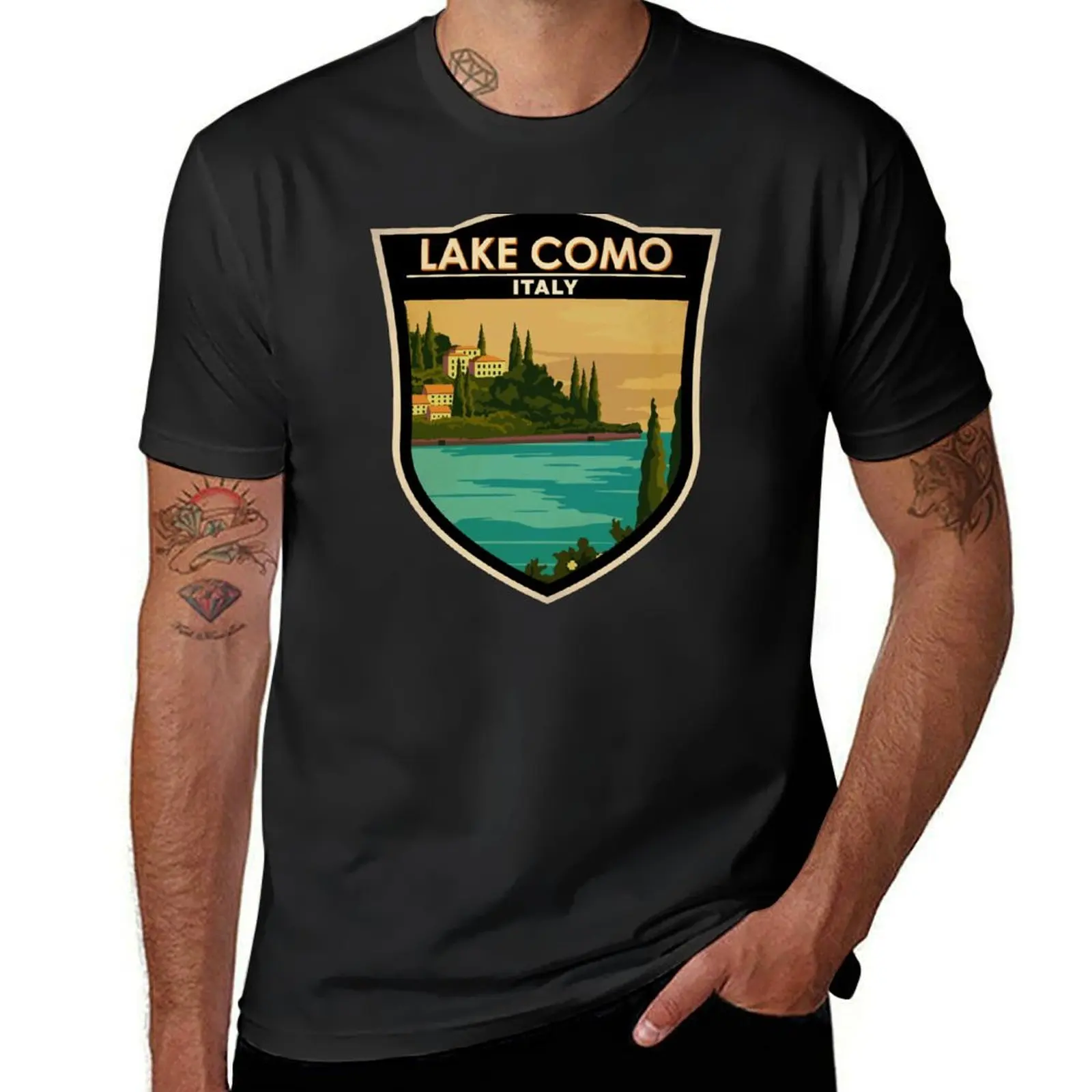 

Lake Como Italy Travel Badge T-Shirt Personalized t-shirt Louboutins animal prinfor boys Men's cotton t-shirt