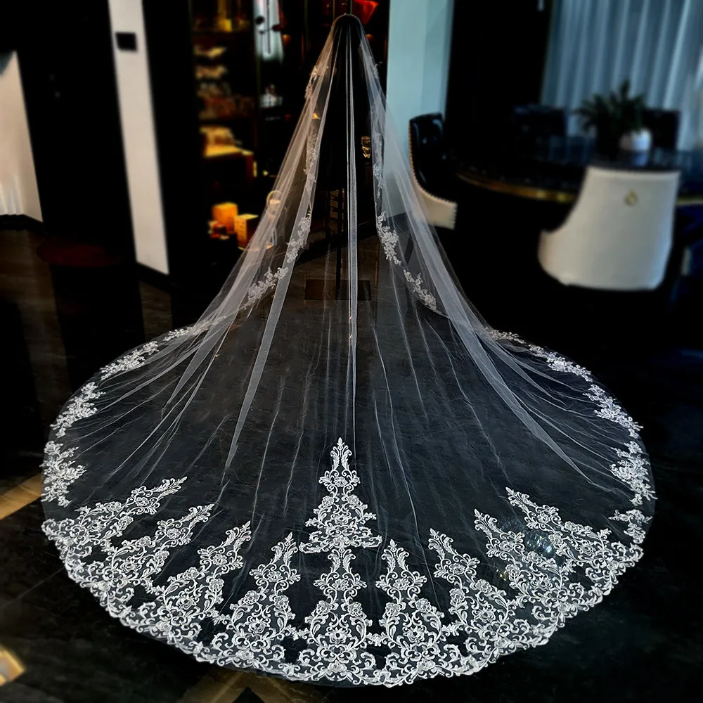 Top Quality Applique Wedding Veil 3*3.5m Long Bridal Veil with Comb Fancy Wedding Accessories