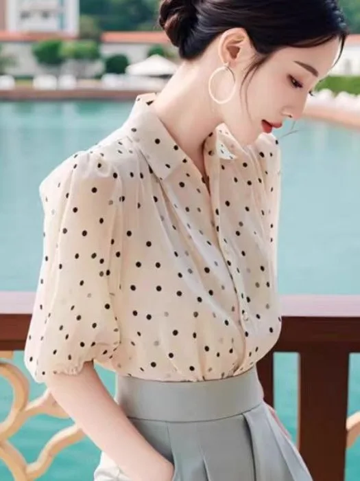

Stunning White Polka Dot Women's irt Loose Faionable Unique Beautiful Summer Top Original Design Straight Tube Bubble Sve