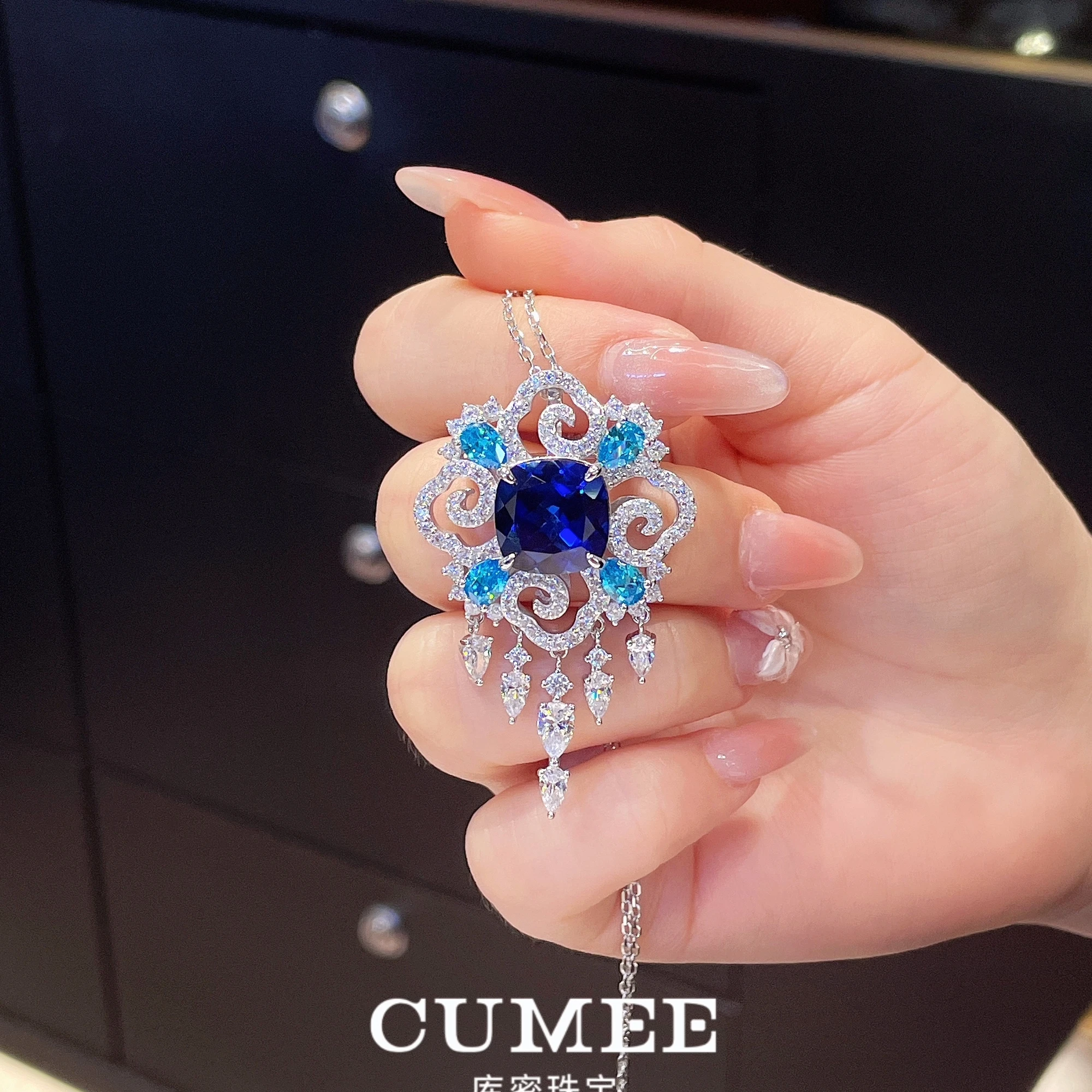 CUMEE Vintage Style New Chinese-inspired Women's Set with Cushion-cut Lab-grown Sapphire. 925 Silver Gold Plated