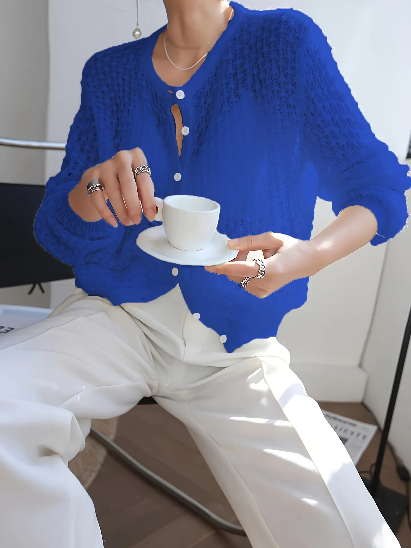 เสื้อคาร์ดิแกนถักลายฉลุสีน้ำเงินรอยัลสำหรับผู้หญิง สวมใส่สบายและสง่างาม เหมาะสำหรับการเดินทาง เสื้อคลุมแขนยาว ฤดูใบไม้ผลิ/ฤดูร้อน