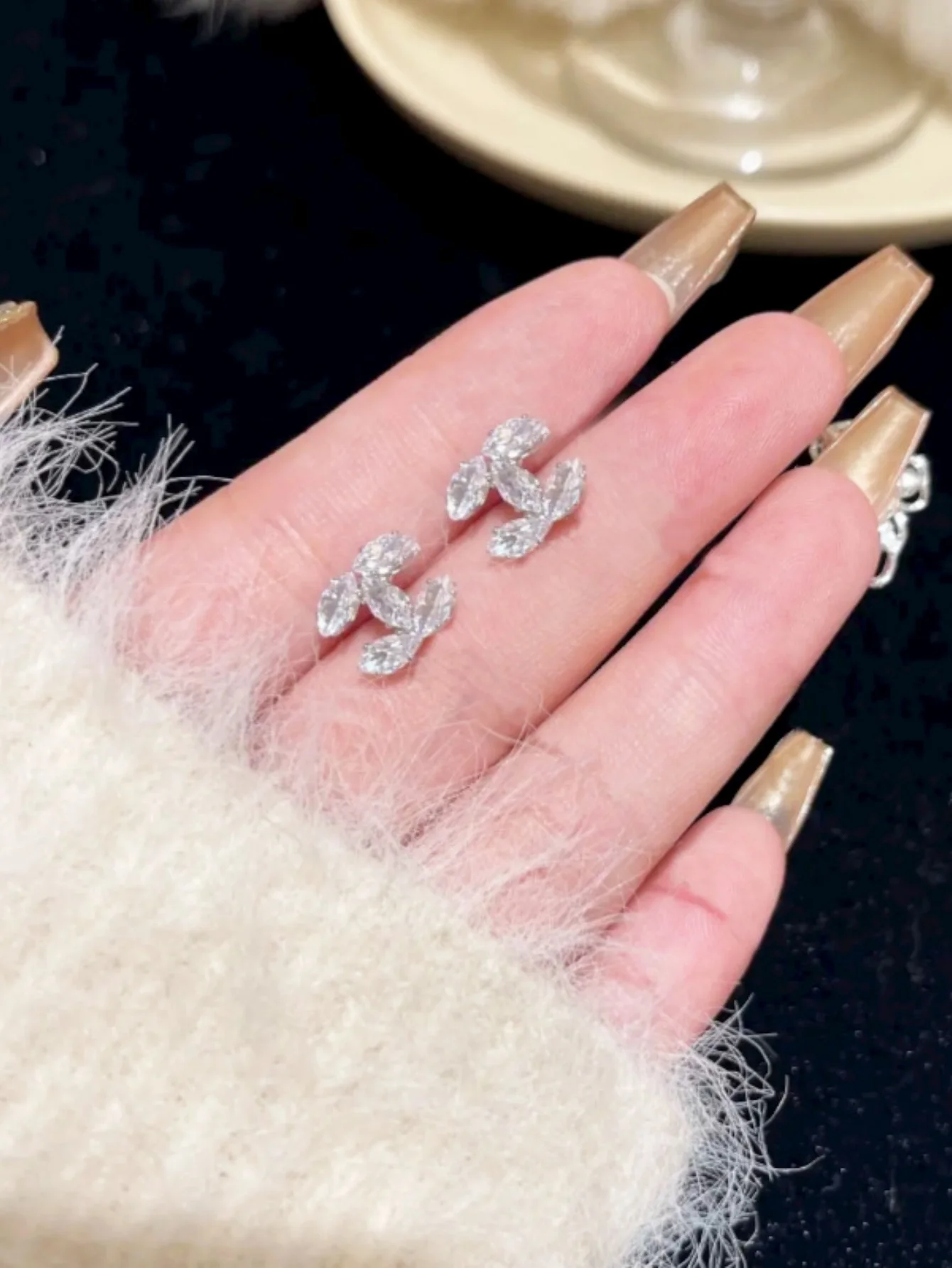 Novos Brincos de Moda 2026 com Múltiplas Pedras, Brincos Duplos em Zircônia Estilo Francês, Joias Luxuosas e Brilhantes, Ideais para Encontros, Jantares, Festas, Presentes para Amigas, Acessórios Versáteis e Exquisitos ao Estilo Instagram para Mulheres