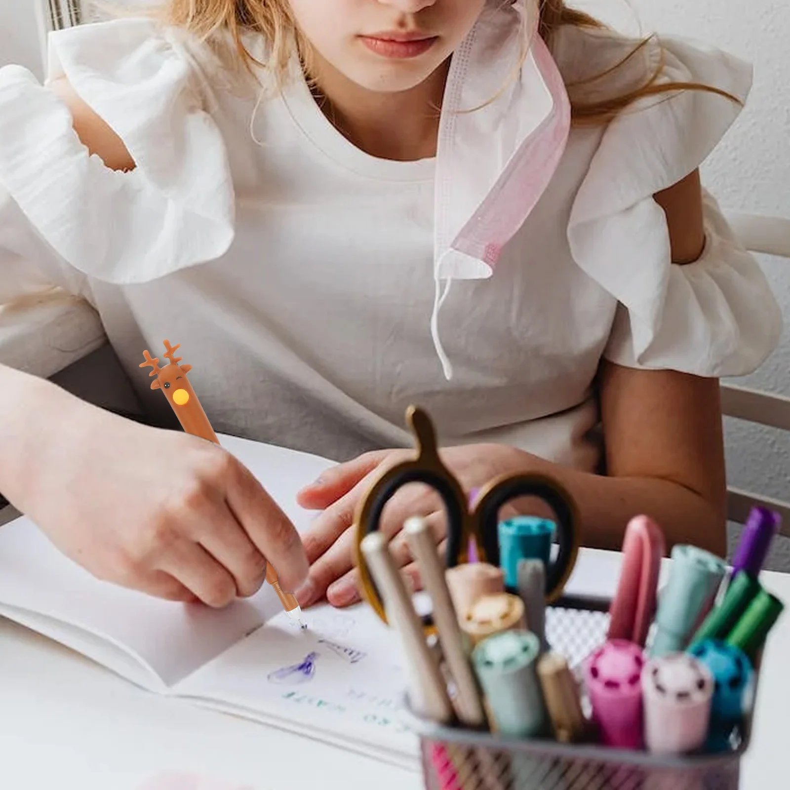 

16 шт., креативная шариковая ручка с оленем, мультяшный дизайн, гладкий письменный офисный школьный набор канцелярских принадлежностей, синий, черный, коричневый, розовый