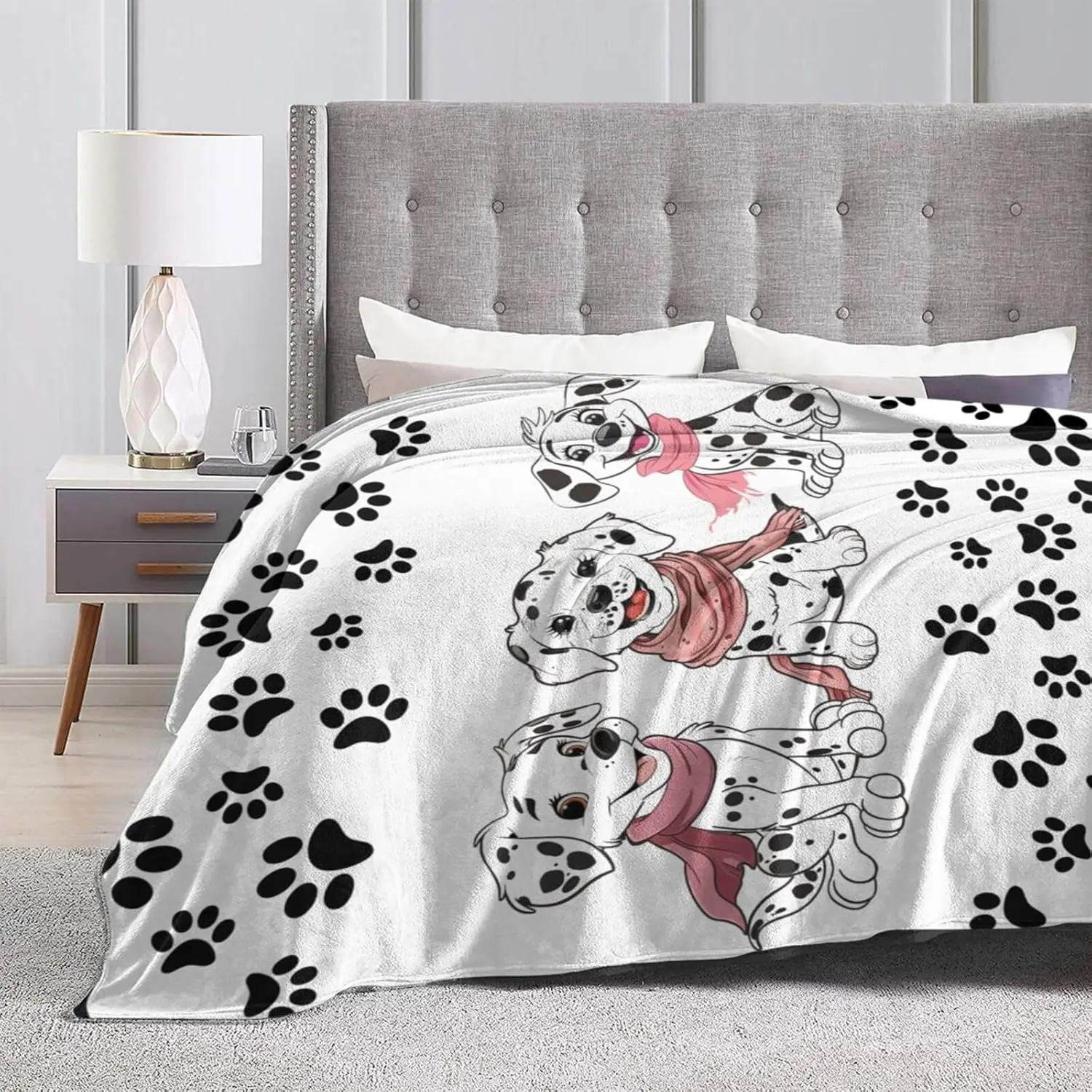 Dalmatian Blanket Dog Puppy Fleece Throw Blanket Super Soft Warm Cozy Fuzzy Plush Dogs Blanket Gifts for Girls Boys Kids Room
