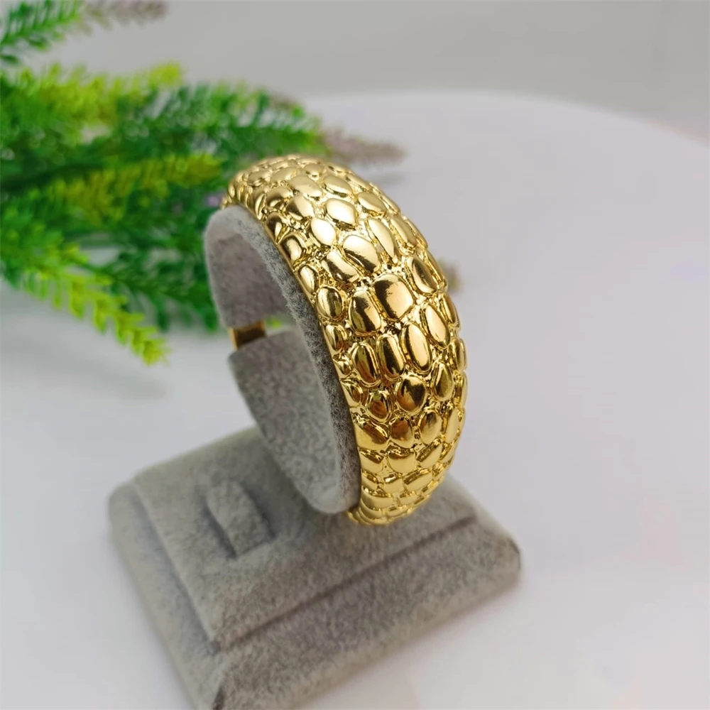 EMMA Dubai الإسورة الكلاسيكية العصرية مطلية بالذهب أساور لامعة وهدايا مجوهرات النساء الأفريقيات