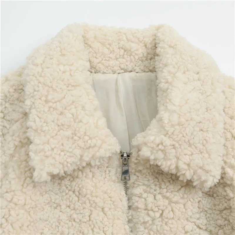 RARF 2024 Ladies fall/winter new lapel loose, age reduced lamb wool short thick warm white women\'s coat